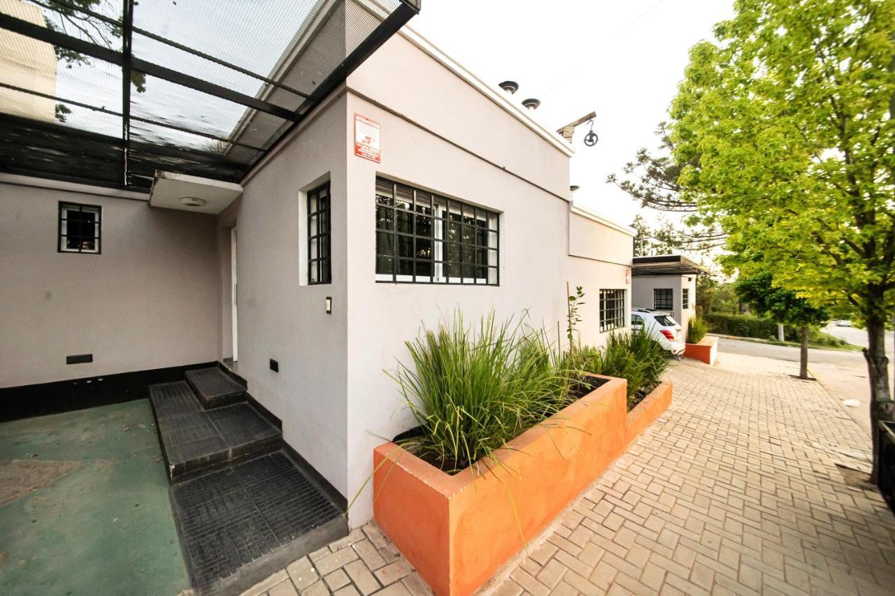 Maktub Departamentos Y Habitaciones Alta Gracia Eksteriør bilde