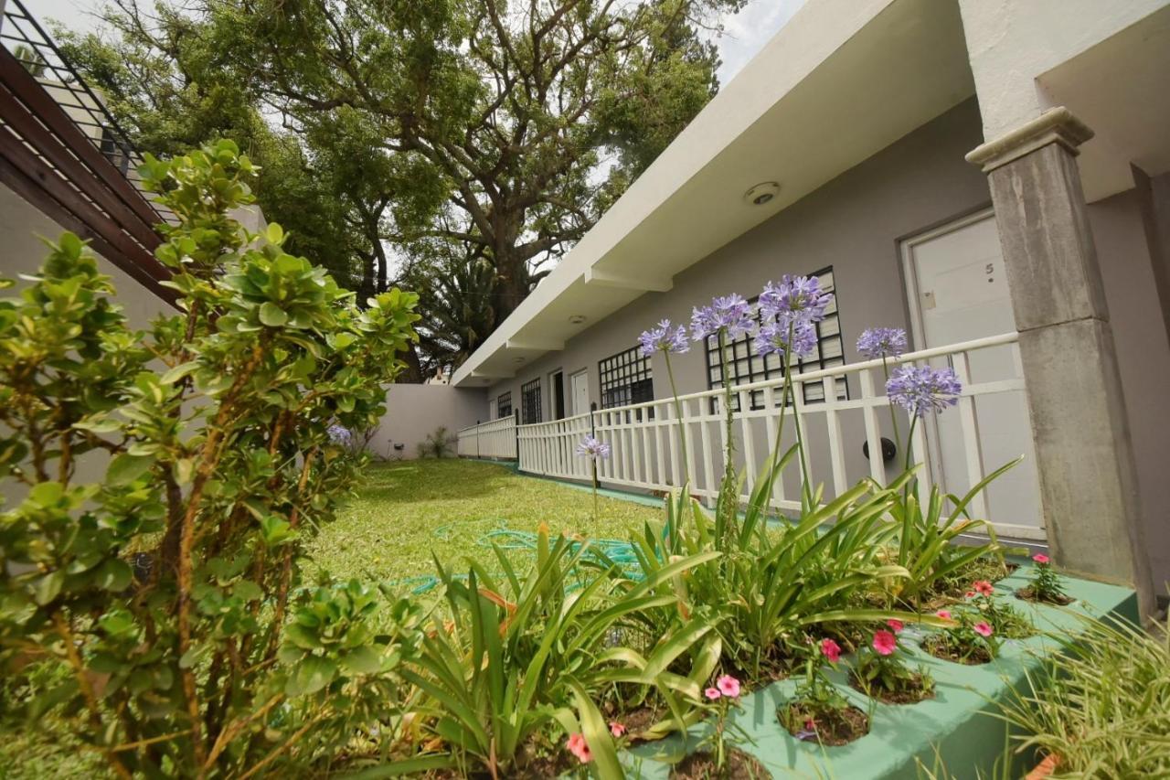Maktub Departamentos Y Habitaciones Alta Gracia Eksteriør bilde
